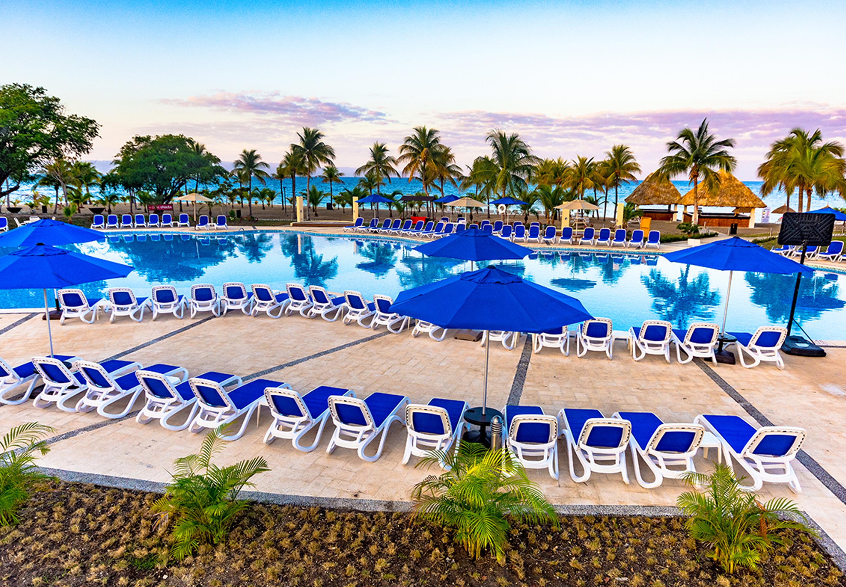Royal Decameron Indigo Montrouis Εξωτερικό φωτογραφία