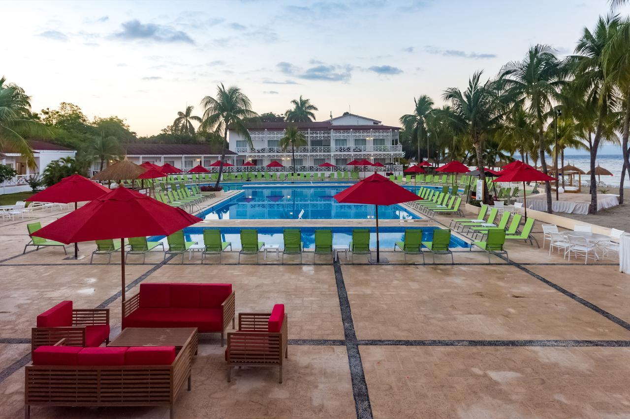Royal Decameron Indigo Montrouis Εξωτερικό φωτογραφία